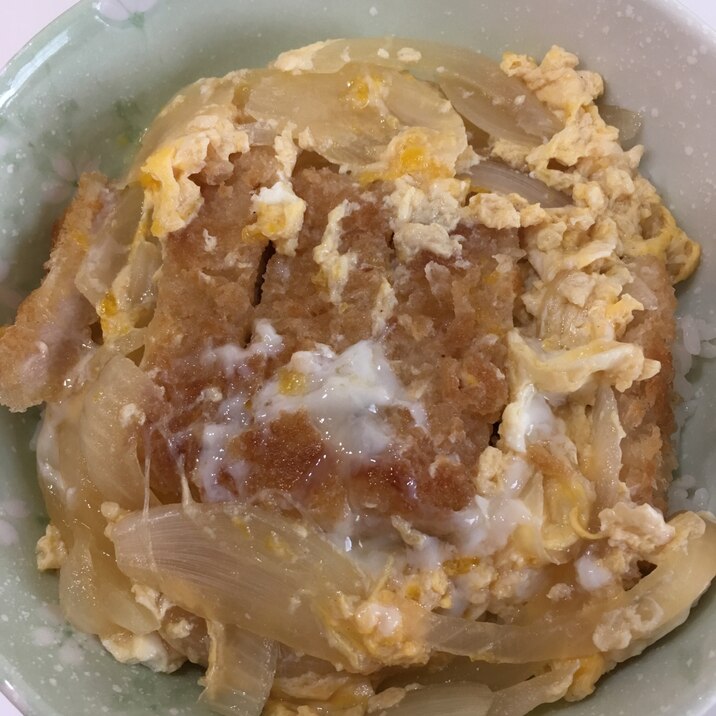 市販のトンカツで簡単カツ丼！！